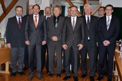 Andreas Stoch mit den Bürgermeistern des Landkreises